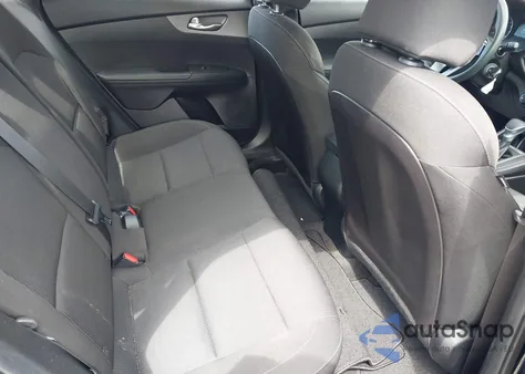 2021 Kia Forte Lxs z USA, uszkodzony, nr VIN 3KPF24AD1ME359044